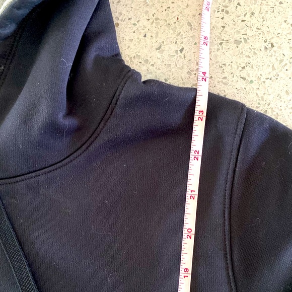 Black Under Armor Hoodie - Picture 5 of 10